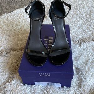 Stuart Weitzman nudist sandal in size 8 : black Patent leather